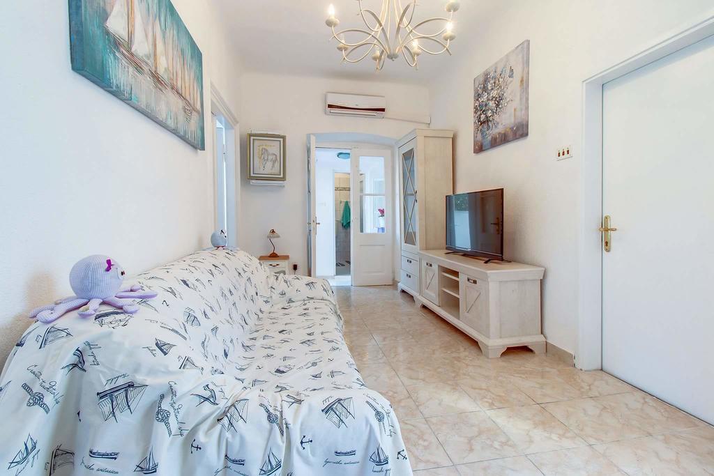 Narcis Central Apartment With Sea & City Views Veli Losinj Luaran gambar